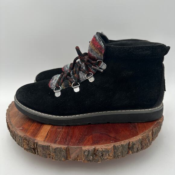 Skechers Bobs Alpine Suede Ankle Boots Black Size 8 Memory Foam Gorpcore EUC - Picture 1 of 7